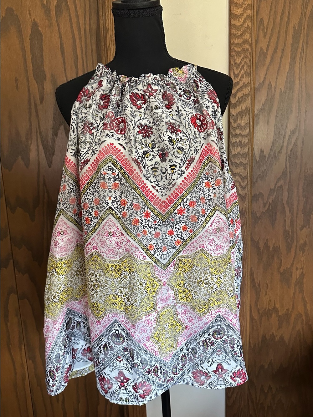 NWT Loft Sleeveless Printed Top in White with Pink & Yellow Accents